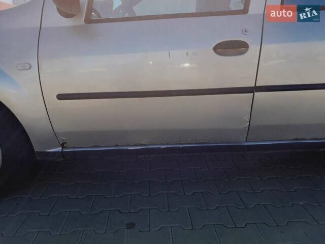 Бежевый Дачия Логан, объемом двигателя 1.6 л и пробегом 548 тыс. км за 2500 $, фото 9 на Automoto.ua