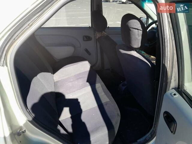 Бежевый Дачия Логан, объемом двигателя 1.6 л и пробегом 548 тыс. км за 2500 $, фото 13 на Automoto.ua