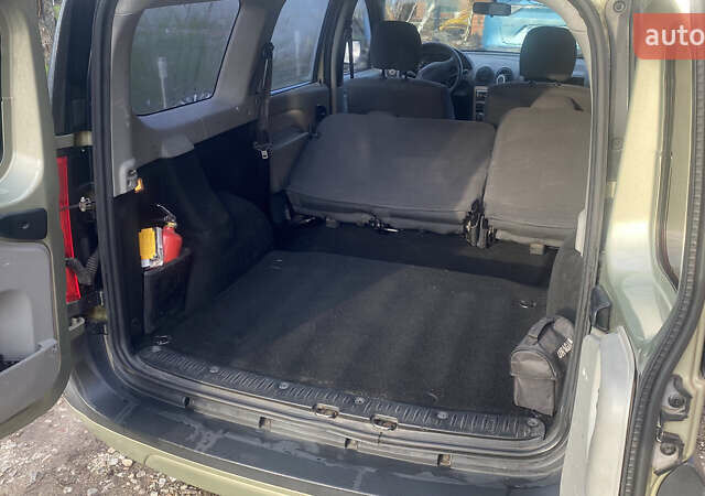 Бежевый Дачия Логан, объемом двигателя 1.6 л и пробегом 110 тыс. км за 5500 $, фото 8 на Automoto.ua