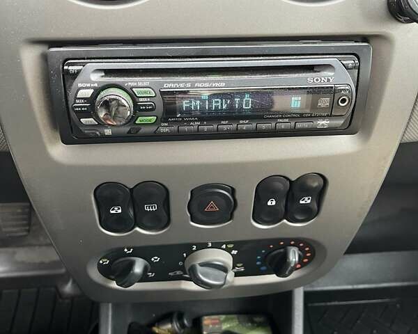 Бежевый Дачия Логан, объемом двигателя 1.4 л и пробегом 120 тыс. км за 5500 $, фото 13 на Automoto.ua