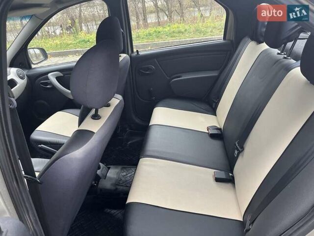 Бежевый Дачия Логан, объемом двигателя 1.4 л и пробегом 120 тыс. км за 5500 $, фото 12 на Automoto.ua