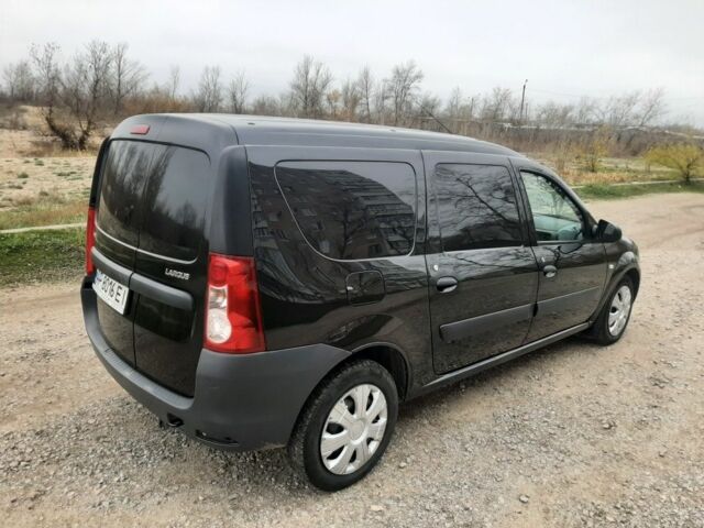 Черный Дачия Логан, объемом двигателя 1.6 л и пробегом 166 тыс. км за 3700 $, фото 2 на Automoto.ua