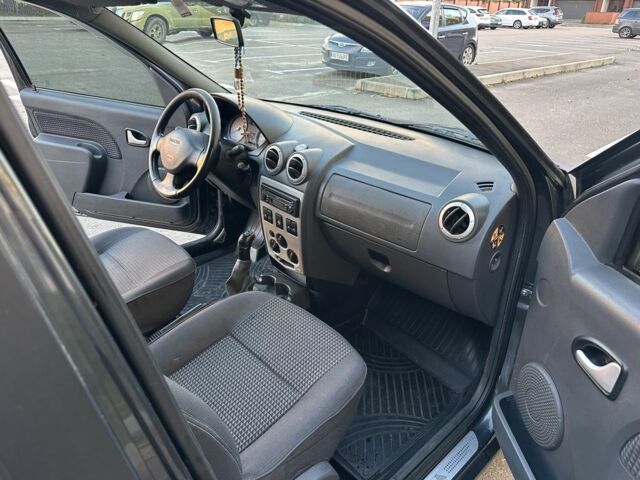 Чорний Дачія Logan, об'ємом двигуна 1.6 л та пробігом 187 тис. км за 2700 $, фото 7 на Automoto.ua