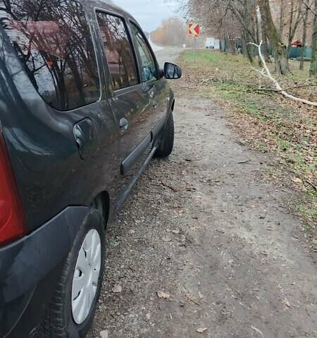 Черный Дачия Логан, объемом двигателя 1.6 л и пробегом 226 тыс. км за 4700 $, фото 5 на Automoto.ua