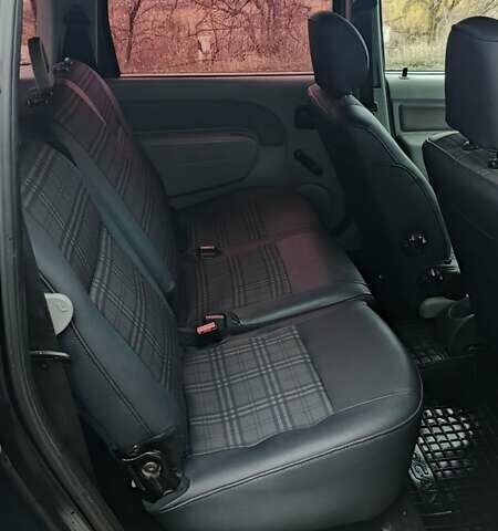 Черный Дачия Логан, объемом двигателя 1.6 л и пробегом 226 тыс. км за 4700 $, фото 16 на Automoto.ua