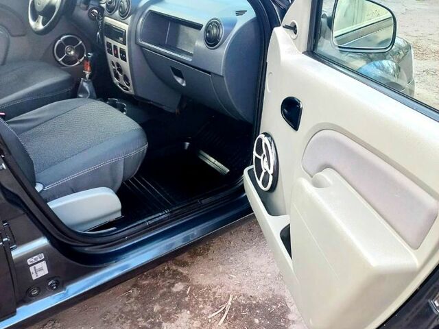 Чорний Дачія Logan, об'ємом двигуна 1.4 л та пробігом 207 тис. км за 3400 $, фото 6 на Automoto.ua