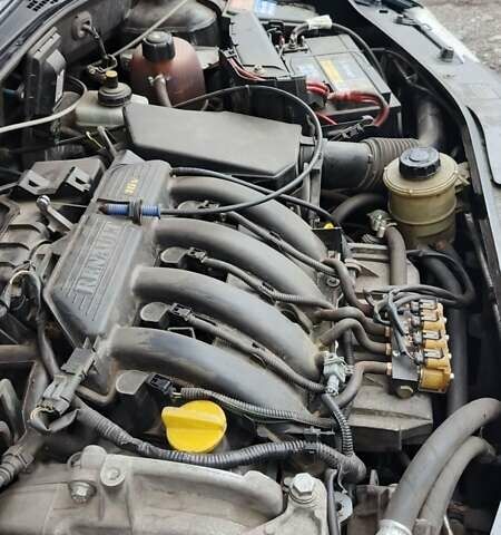 Черный Дачия Логан, объемом двигателя 1.6 л и пробегом 226 тыс. км за 4700 $, фото 25 на Automoto.ua