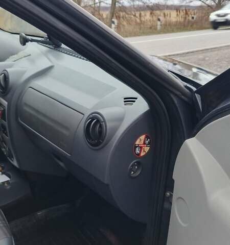 Черный Дачия Логан, объемом двигателя 1.6 л и пробегом 226 тыс. км за 4700 $, фото 18 на Automoto.ua