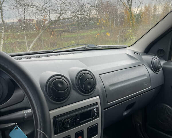 Чорний Дачія Logan, об'ємом двигуна 1.39 л та пробігом 306 тис. км за 3300 $, фото 8 на Automoto.ua