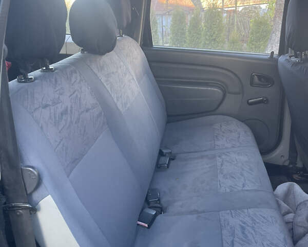 Чорний Дачія Logan, об'ємом двигуна 1.39 л та пробігом 306 тис. км за 3300 $, фото 9 на Automoto.ua