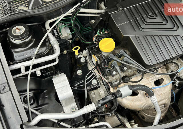 Дачия Логан 2012 в Кривом Роге на Automoto.ua Черный Дачия Логан, объемом двигателя 1.6 л и пробегом 175 тыс. км за 6999 $, фото 23 на Automoto.ua