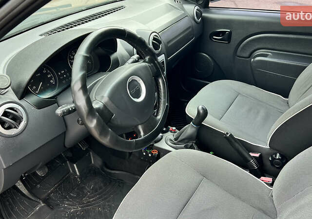 Дачия Логан 2012 в Кривом Роге на Automoto.ua Черный Дачия Логан, объемом двигателя 1.6 л и пробегом 175 тыс. км за 6999 $, фото 13 на Automoto.ua