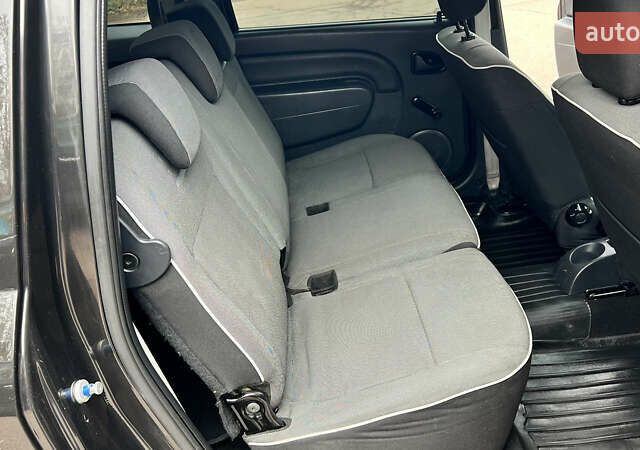 Дачия Логан 2012 в Кривом Роге на Automoto.ua Черный Дачия Логан, объемом двигателя 1.6 л и пробегом 175 тыс. км за 6999 $, фото 20 на Automoto.ua