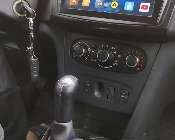 Черный Дачия Логан, объемом двигателя 1.15 л и пробегом 198 тыс. км за 6300 $, фото 17 на Automoto.ua