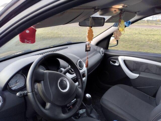 Черный Дачия Логан, объемом двигателя 1 л и пробегом 192 тыс. км за 5600 $, фото 12 на Automoto.ua