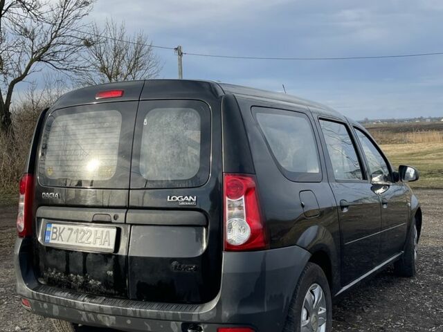 Черный Дачия Логан, объемом двигателя 1.4 л и пробегом 306 тыс. км за 3300 $, фото 2 на Automoto.ua