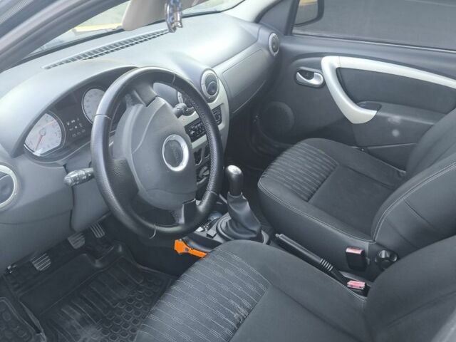 Черный Дачия Логан, объемом двигателя 1.6 л и пробегом 260 тыс. км за 5700 $, фото 6 на Automoto.ua