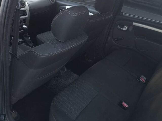 Черный Дачия Логан, объемом двигателя 1.6 л и пробегом 260 тыс. км за 5700 $, фото 7 на Automoto.ua