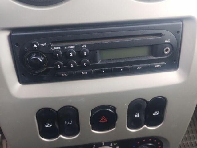 Черный Дачия Логан, объемом двигателя 1.6 л и пробегом 339 тыс. км за 4187 $, фото 17 на Automoto.ua