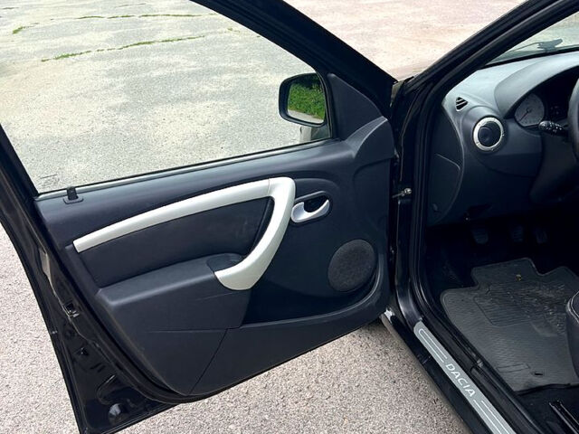 Черный Дачия Логан, объемом двигателя 1.6 л и пробегом 137 тыс. км за 6600 $, фото 11 на Automoto.ua