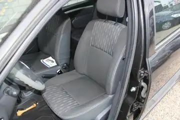 Чорний Дачія Logan, об'ємом двигуна 0.6 л та пробігом 220 тис. км за 3850 $, фото 12 на Automoto.ua