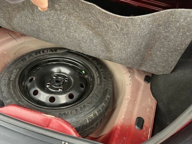 Красный Дачия Логан, объемом двигателя 1.4 л и пробегом 104 тыс. км за 4700 $, фото 12 на Automoto.ua