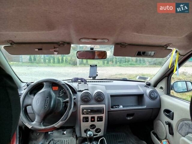 Дачія Logan 2005 у Жовкві на Automoto.ua Червоний Дачія Logan, об'ємом двигуна 1.4 л та пробігом 287 тис. км за 1300 $, фото 3 на Automoto.ua