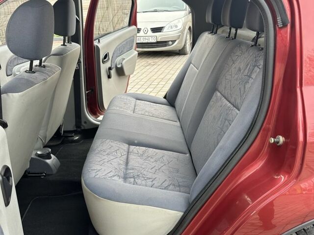 Красный Дачия Логан, объемом двигателя 1.4 л и пробегом 104 тыс. км за 4700 $, фото 17 на Automoto.ua