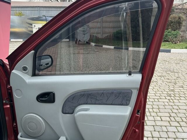 Красный Дачия Логан, объемом двигателя 1.4 л и пробегом 104 тыс. км за 4700 $, фото 21 на Automoto.ua