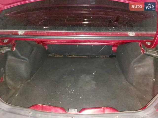 Дачия Логан 2005 в Трускавце на Automoto.ua Красный Дачия Логан, объемом двигателя 1.39 л и пробегом 260 тыс. км за 2000 $, фото 11 на Automoto.ua