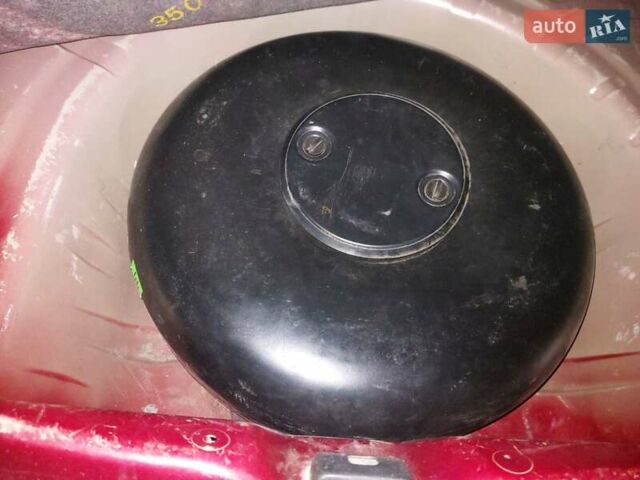 Дачия Логан 2005 в Трускавце на Automoto.ua Красный Дачия Логан, объемом двигателя 1.39 л и пробегом 260 тыс. км за 2000 $, фото 12 на Automoto.ua