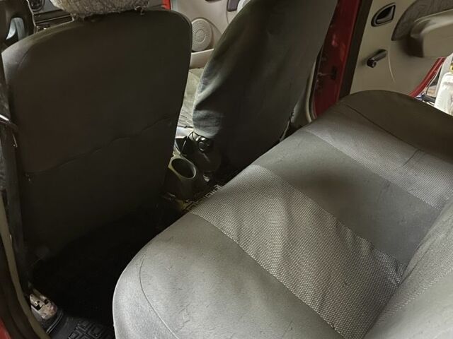 Красный Дачия Логан, объемом двигателя 1.6 л и пробегом 700 тыс. км за 1850 $, фото 7 на Automoto.ua