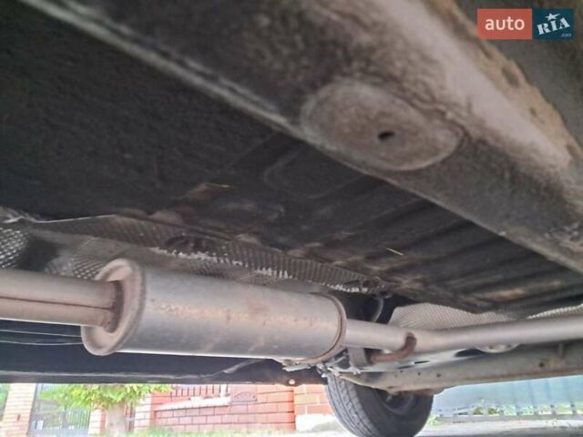 Дачия Логан 2005 в Трускавце на Automoto.ua Красный Дачия Логан, объемом двигателя 1.39 л и пробегом 260 тыс. км за 2000 $, фото 15 на Automoto.ua
