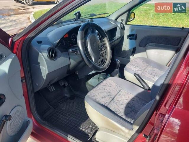 Дачия Логан 2005 в Трускавце на Automoto.ua Красный Дачия Логан, объемом двигателя 1.39 л и пробегом 260 тыс. км за 2000 $, фото 6 на Automoto.ua