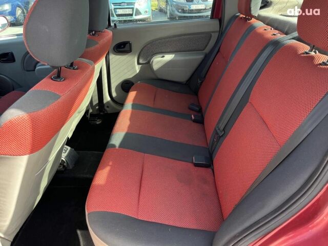 Красный Дачия Логан, объемом двигателя 1.6 л и пробегом 226 тыс. км за 3990 $, фото 23 на Automoto.ua
