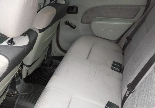 Красный Дачия Логан, объемом двигателя 1.6 л и пробегом 470 тыс. км за 2000 $, фото 4 на Automoto.ua