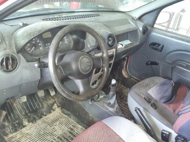 Красный Дачия Логан, объемом двигателя 1.4 л и пробегом 360 тыс. км за 900 $, фото 6 на Automoto.ua