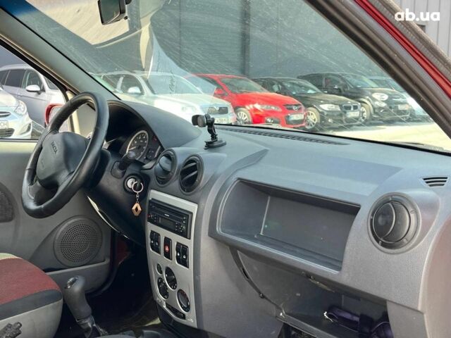 Красный Дачия Логан, объемом двигателя 1.6 л и пробегом 226 тыс. км за 3990 $, фото 30 на Automoto.ua