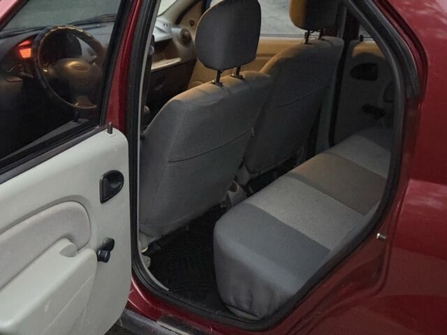 Красный Дачия Логан, объемом двигателя 1.4 л и пробегом 140 тыс. км за 2900 $, фото 9 на Automoto.ua