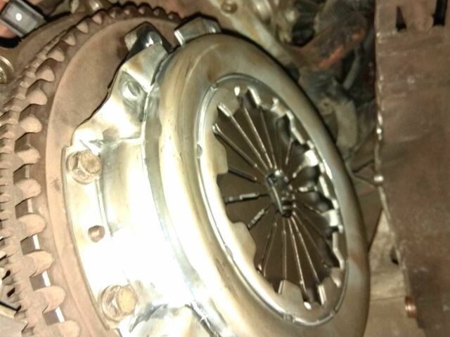 Красный Дачия Логан, объемом двигателя 1.4 л и пробегом 250 тыс. км за 3500 $, фото 18 на Automoto.ua