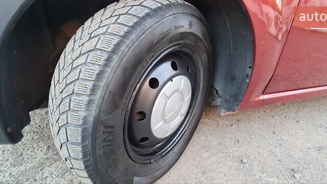 Красный Дачия Логан, объемом двигателя 1.39 л и пробегом 194 тыс. км за 3700 $, фото 68 на Automoto.ua