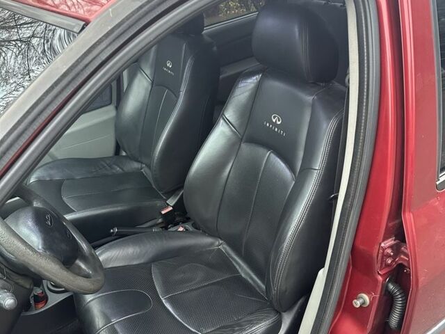 Червоний Дачія Logan, об'ємом двигуна 1.4 л та пробігом 280 тис. км за 3600 $, фото 2 на Automoto.ua