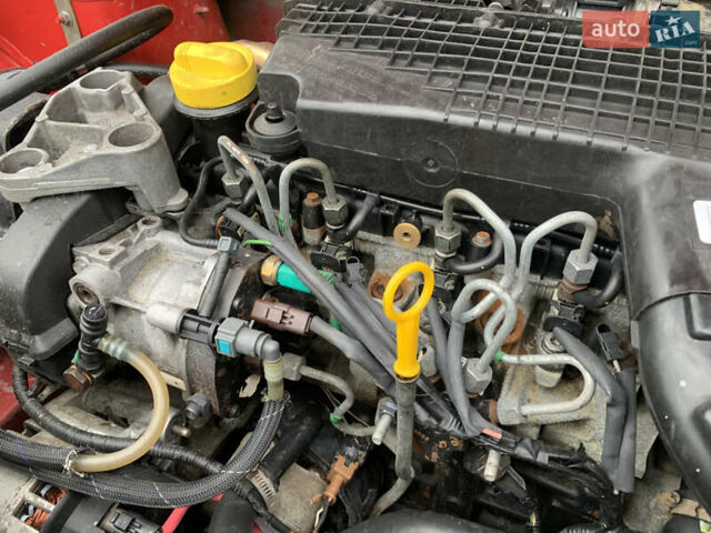 Красный Дачия Логан, объемом двигателя 1.5 л и пробегом 303 тыс. км за 2000 $, фото 13 на Automoto.ua