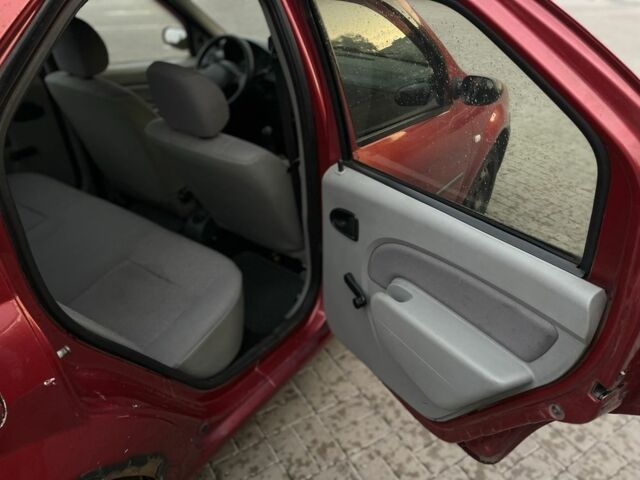 Красный Дачия Логан, объемом двигателя 1.4 л и пробегом 177 тыс. км за 3200 $, фото 10 на Automoto.ua