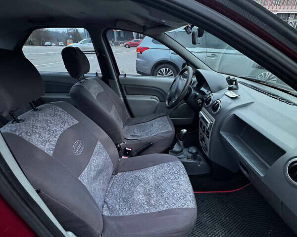 Красный Дачия Логан, объемом двигателя 1.4 л и пробегом 214 тыс. км за 3250 $, фото 18 на Automoto.ua