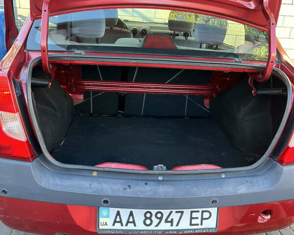 Червоний Дачія Logan, об'ємом двигуна 1.39 л та пробігом 147 тис. км за 3200 $, фото 1 на Automoto.ua