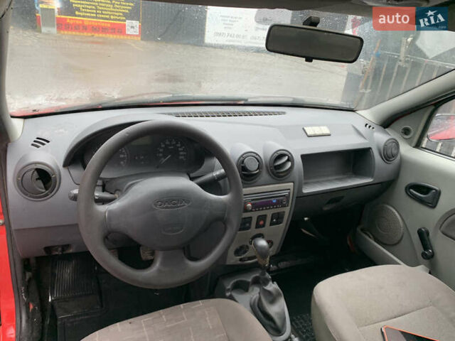 Красный Дачия Логан, объемом двигателя 1.5 л и пробегом 303 тыс. км за 2000 $, фото 15 на Automoto.ua