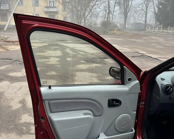 Красный Дачия Логан, объемом двигателя 1.4 л и пробегом 169 тыс. км за 3600 $, фото 8 на Automoto.ua