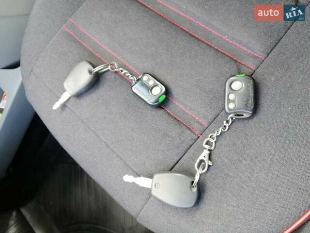 Красный Дачия Логан, объемом двигателя 1.4 л и пробегом 197 тыс. км за 2690 $, фото 32 на Automoto.ua