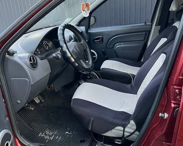 Красный Дачия Логан, объемом двигателя 1.4 л и пробегом 266 тыс. км за 2350 $, фото 9 на Automoto.ua